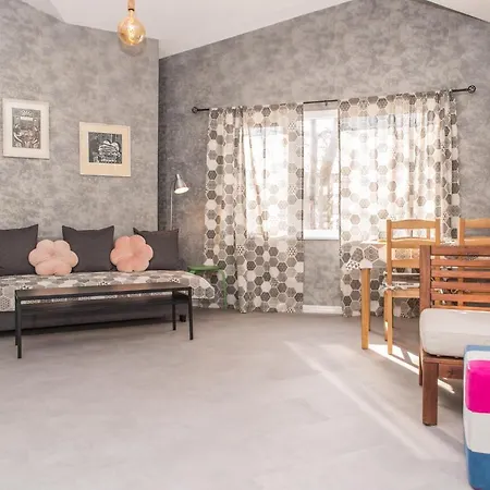 Apartment Miramar 10 *