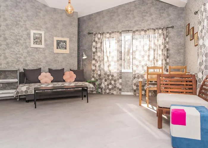 Appartement Miramar 10 *