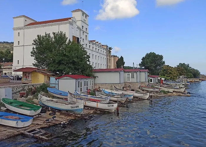 Appartement Miramar 10 *